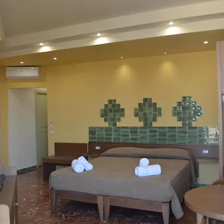 Adua - Center 3* טרופאה