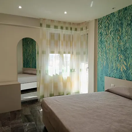 Adua - Center 3*